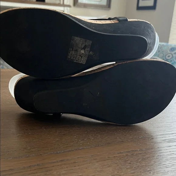 Lauren Ralph Lauren Rosalia T-strap Black Patent  Thong Cork Wedge Sandal - Picture 3 of 8